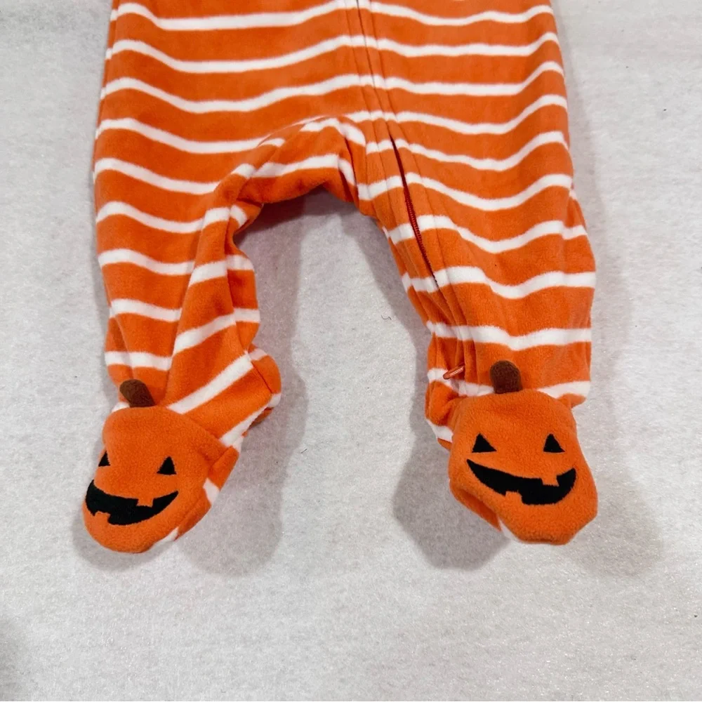 Carters zips from